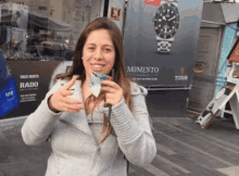 money dance smelling